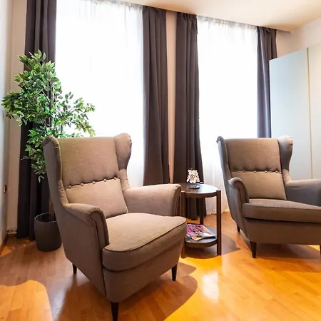 Apartment Familienplatz I Contactless Check-In Wenen Buitenkant foto