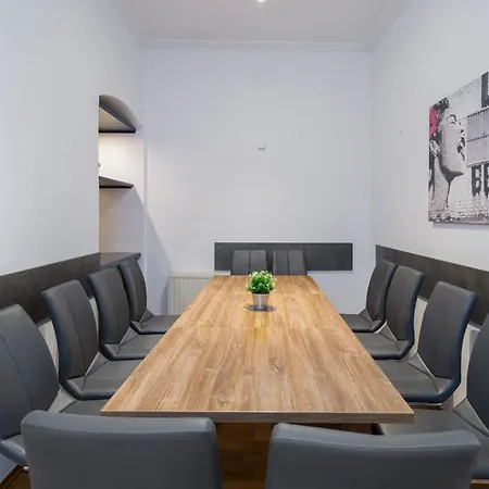 Apartment Familienplatz I Contactless Check-In Wenen Buitenkant foto