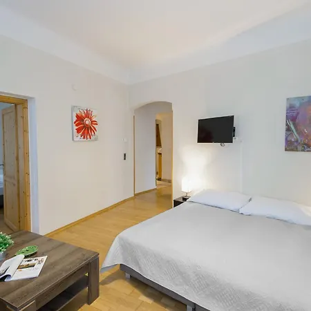 Apartment Familienplatz I Contactless Check-In Wenen Buitenkant foto